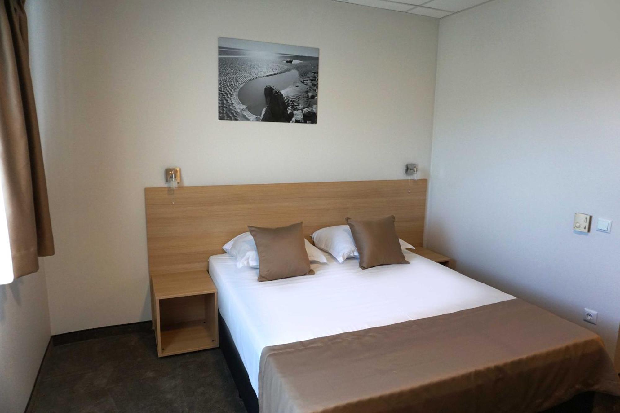Hotel Ihtiman ภายนอก รูปภาพ
