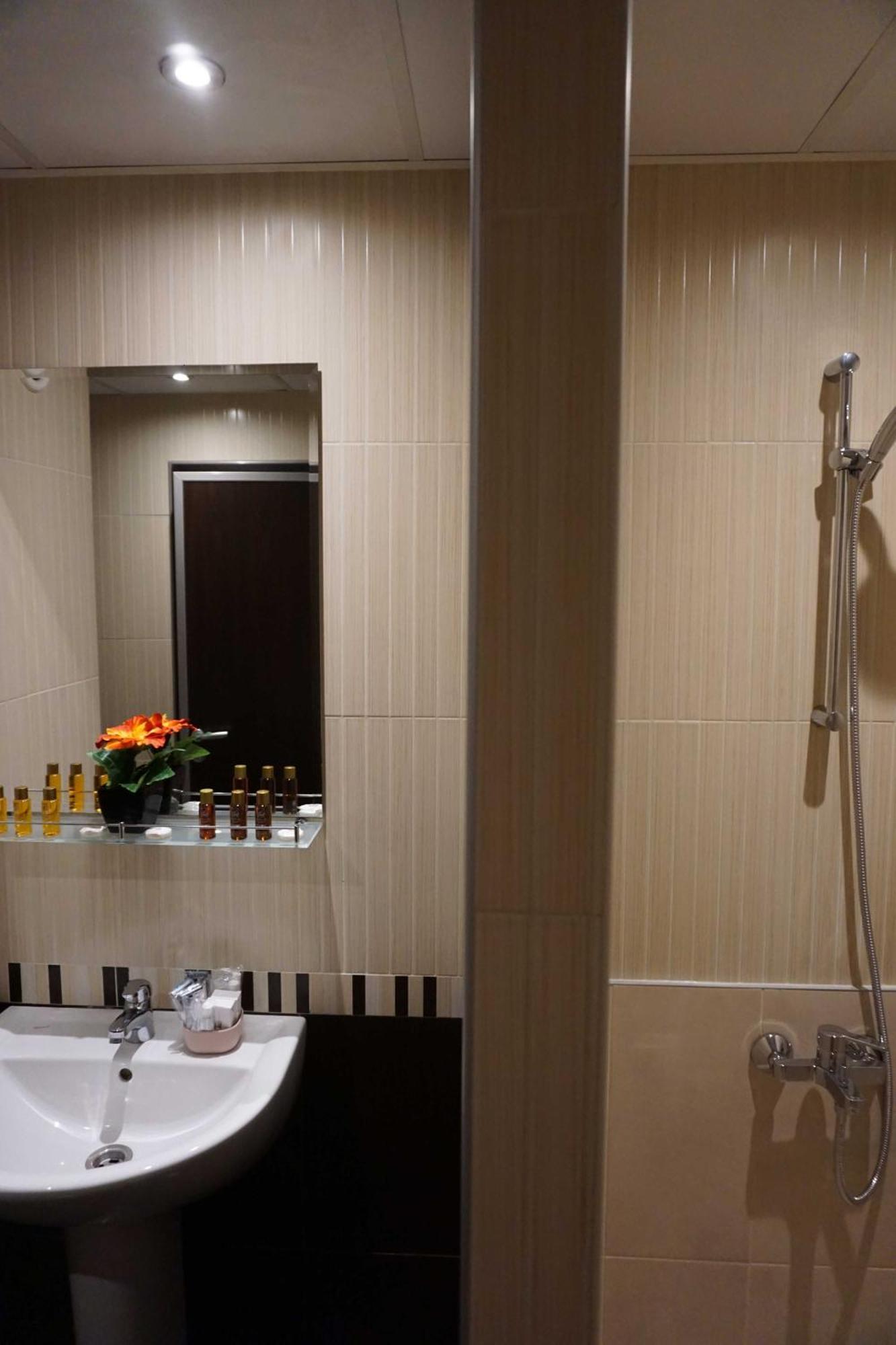 Hotel Ihtiman ภายนอก รูปภาพ